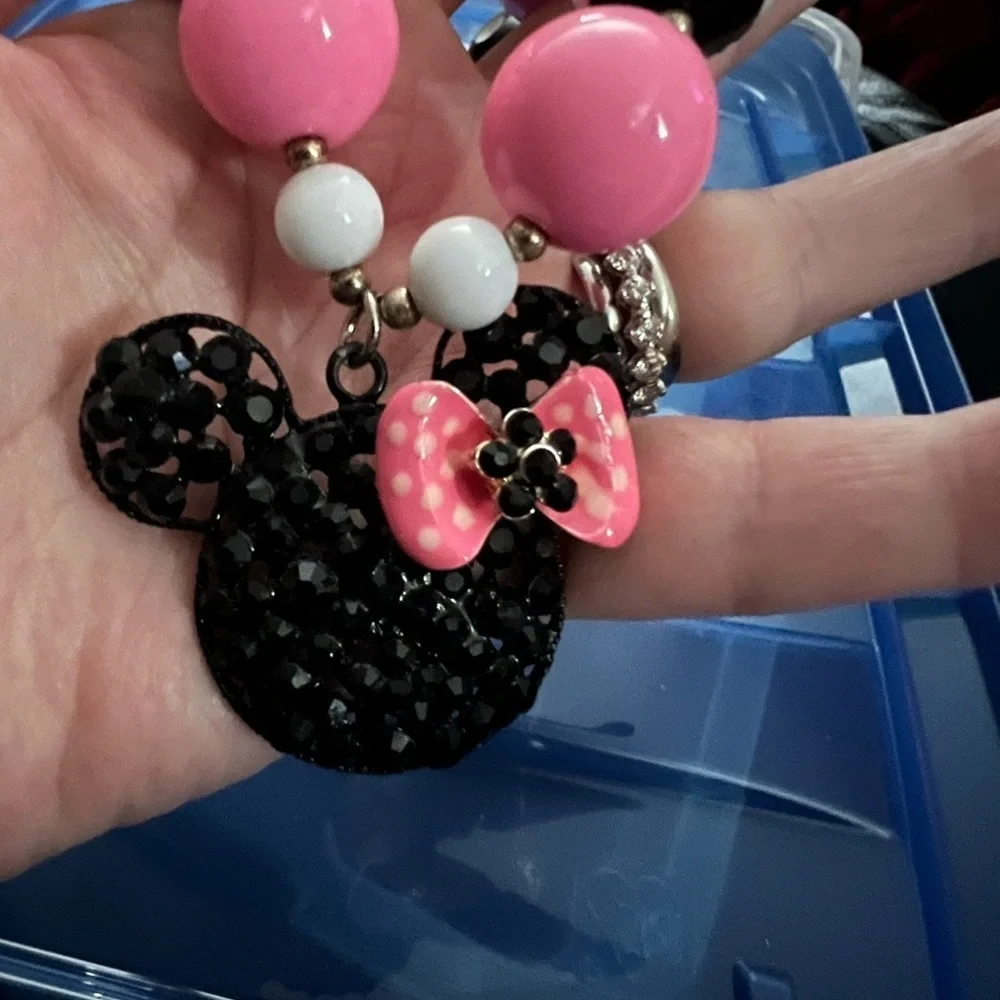 Minnie Mouse 18’ Necklace